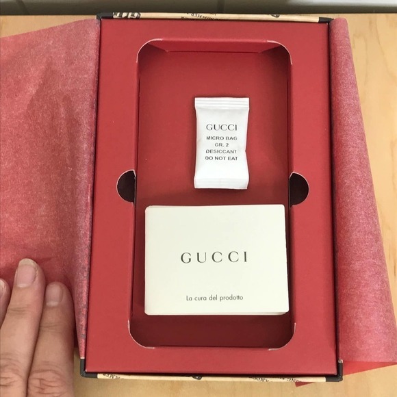 Gucci New In Box Phone Cover for Iphone 7 - Picture 4 of 4
